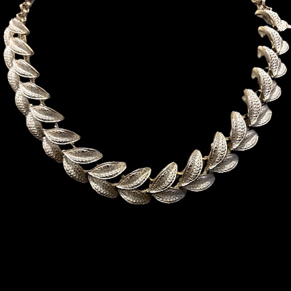 Vintage 1960’s Demi Parure Necklace and Earrings - Picture 4 of 12